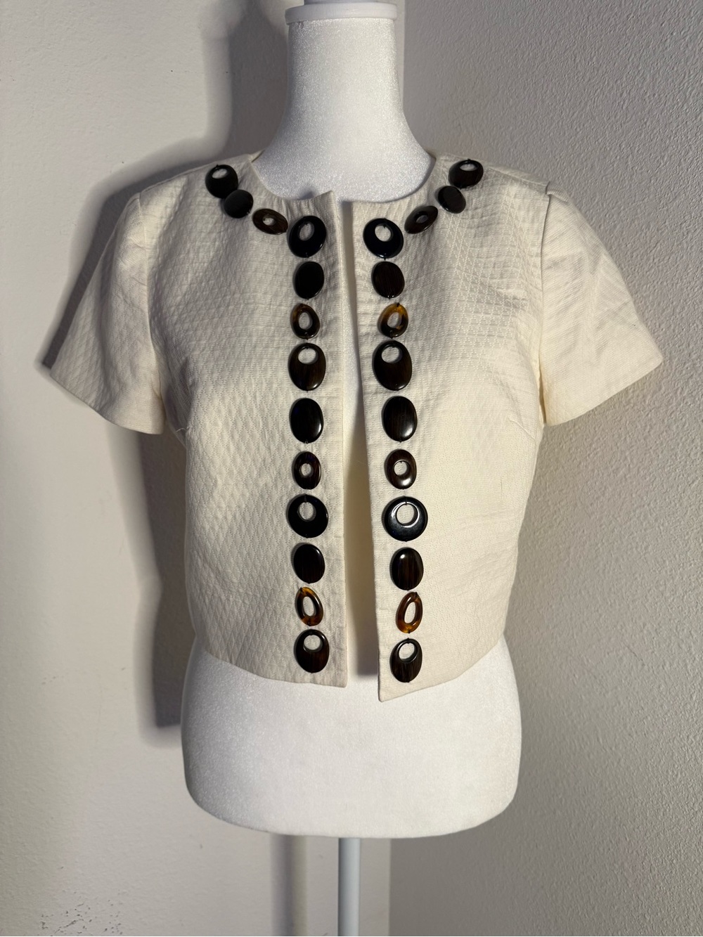 LOFT Ann Taylor Cropped Short Sleeve Jacket 6P Cream Embellished Tortoise Button